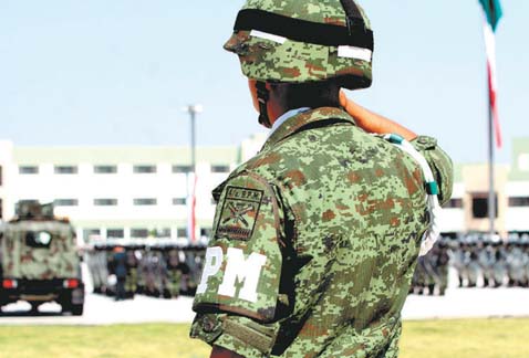Llegan a Nuevo León desde otras tierras, enrolados en las fi las de la Policía Militar que está preparada para las peores situaciones.
