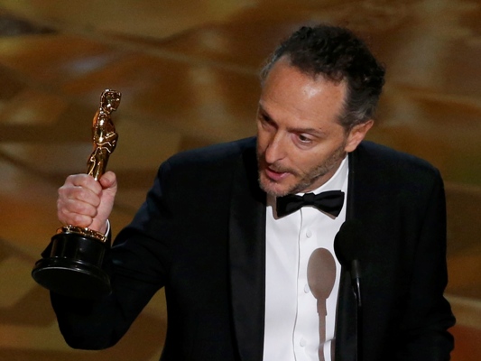 El mexicano Emmanuel Lubezki ganó su tercer Oscar en Mejor Fotografía.