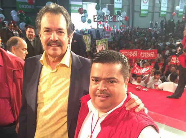 Ismael Flores y Alberto Serna durante su encuentro en Cintermex.