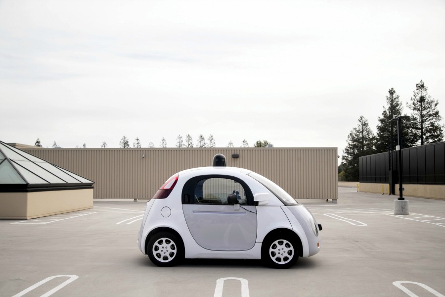 Los coches autónomos de Google circulan por las calles de Mountain View, California. 