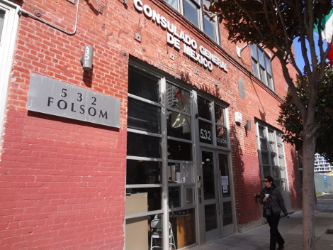 En el consulado de San Francisco atienden al menos 20 solicitudes al día.