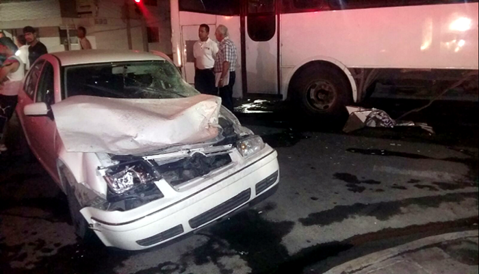 Choque en avenida Abasolo y calle Francisco I. Madero de Torreón. 