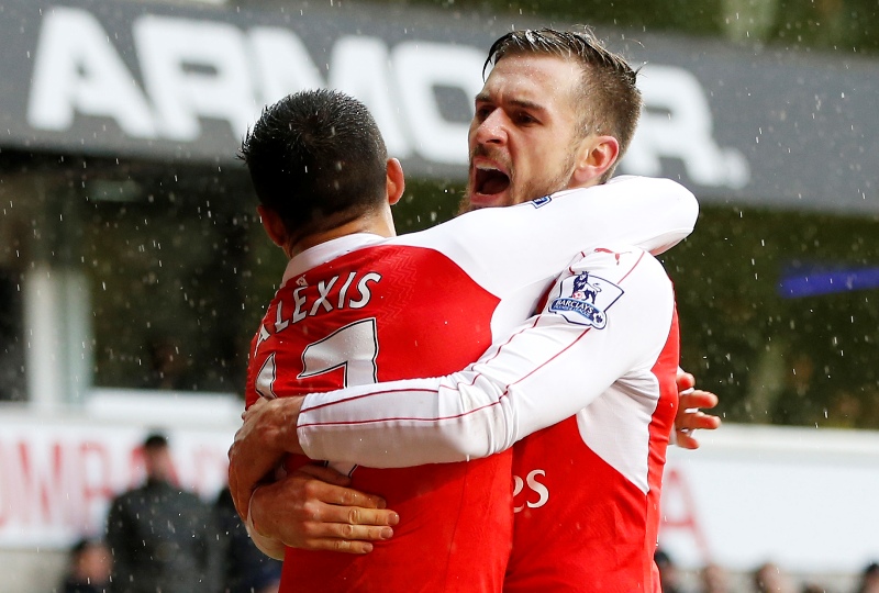 Aaron Ramsey y Alexis Sánchez, autores de las anotaciones Gunners
