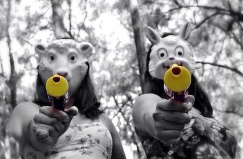 Las Hijas de Violencia hacen un performance para parar el acoso callejero. 