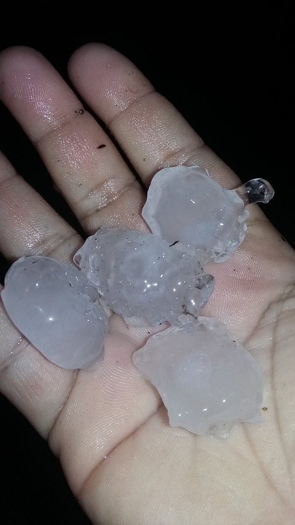 Algunas bolas de hielo eran de gran tamaño.