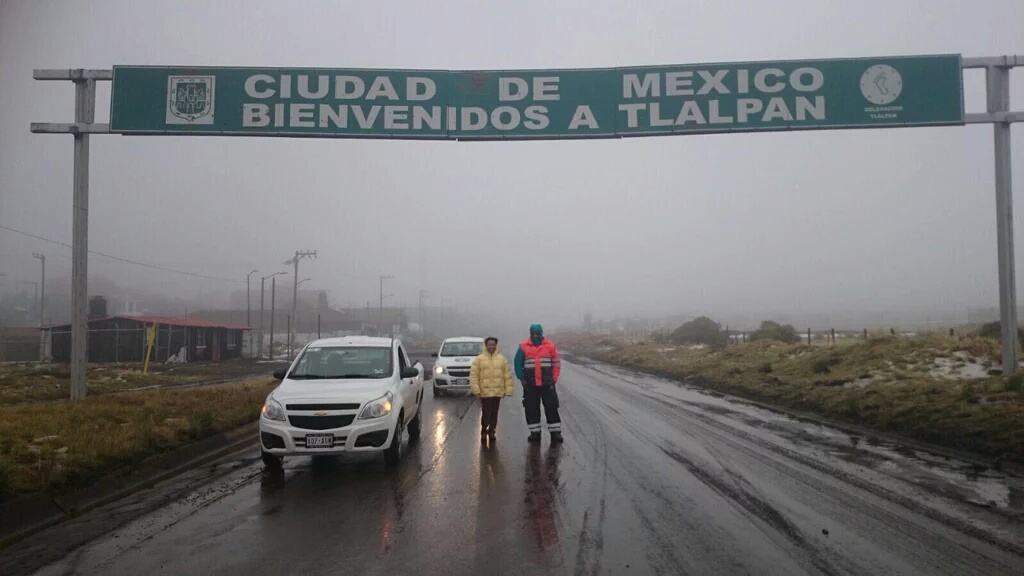  La delegación Tlalpan informó que debido a los fuerte vientos y lluvia no hay acceso a la zona alta del Ajusco. 