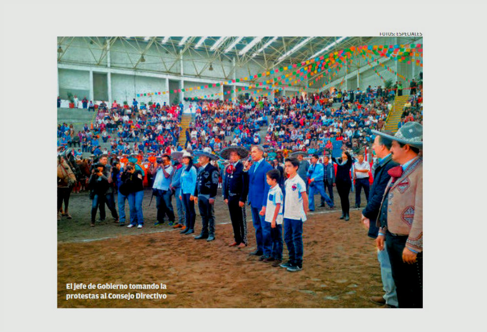 El jefe de Gobierno tomando la protestas al Consejo Directivo