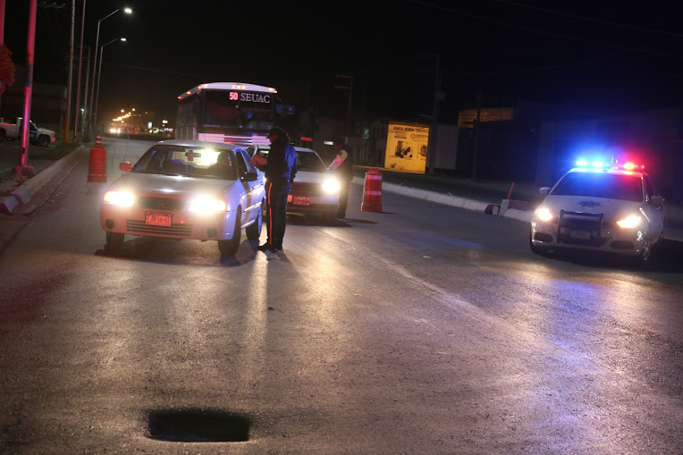 Operativo alcoholímetro esta madrugada dejó 11 detenidos en Torreón. 