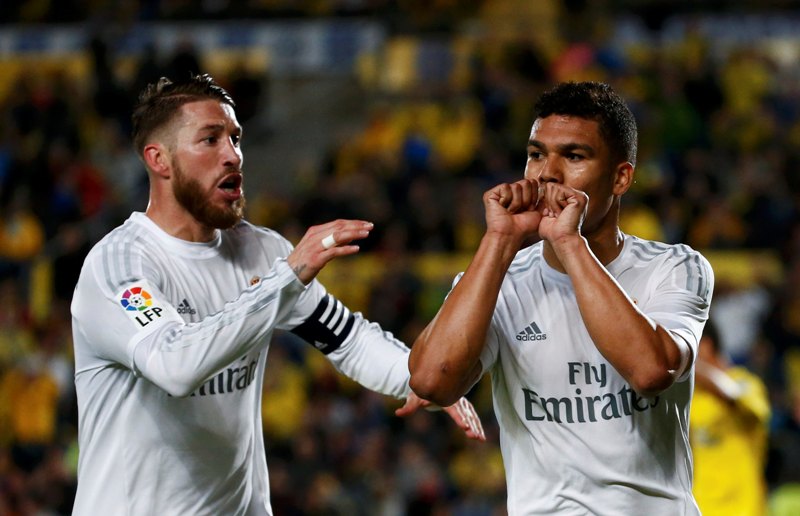 Casemiro celebra su gol con Segio Ramos 