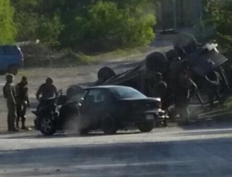 Una unidad militar resultó volcada en las acciones.