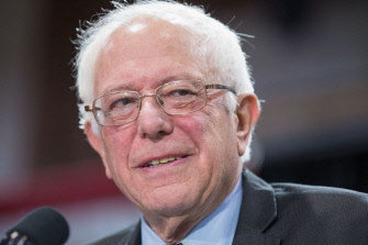 Bernie Sanders, en un acto de campaña en Saint Louis, Misuri, este domingo, con vistas a las primarias del martes en el estado