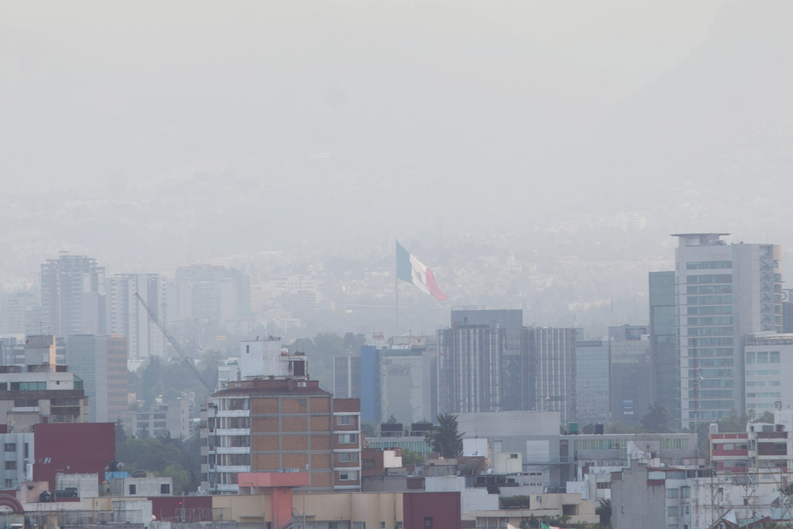 La contingencia ambiental se declara cuando hay un porcentaje de contaminación en el aire mayor a 180 Imecas.