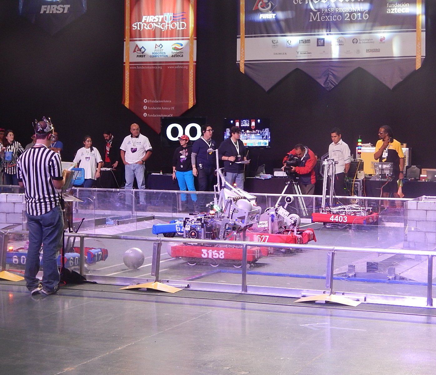 En la Arena Ciudad de México se llevó a cabo la final regional FIRST Robotic Competition.