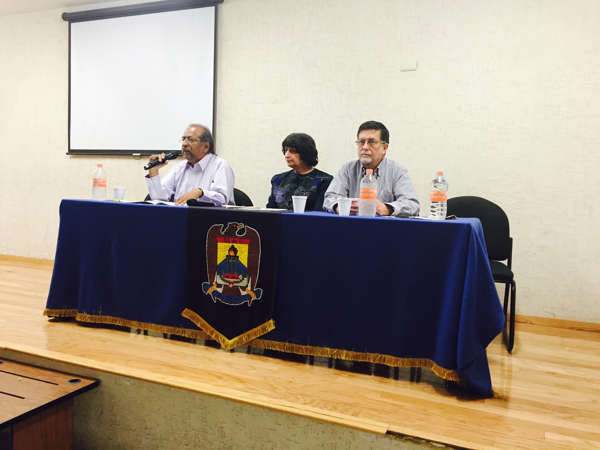 Bajo el lema "Mejor agua, mejores empleos", se realizó el panel "Agua, Derechos Humanos, Privatización y Participación Ciudadana".