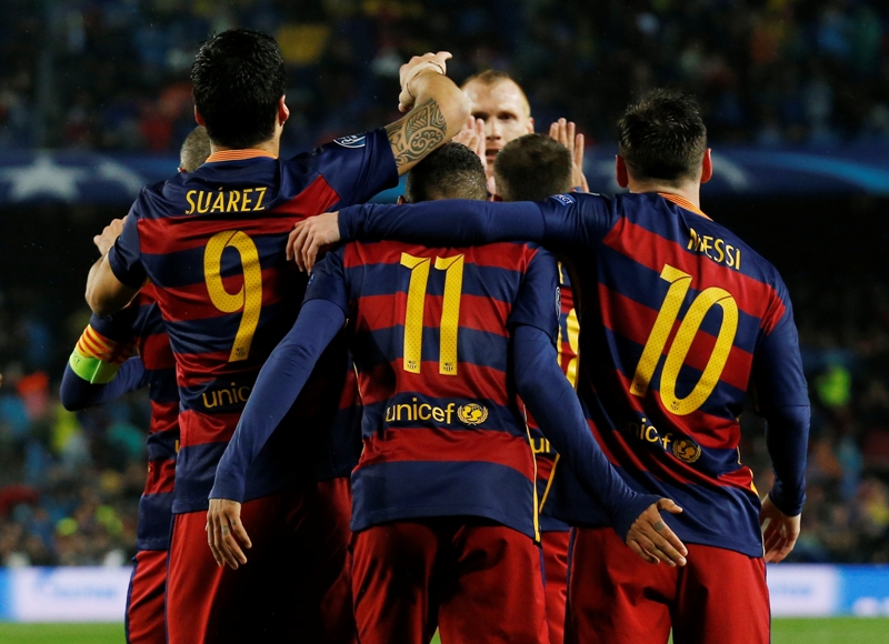 Luis Suárez, Neymar y Messi celebran 