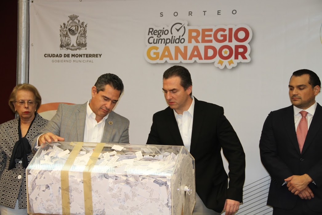 El alcalde Adrián de la Garza Santos encabezó el evento denominado “Regio Cumplido, Regio Ganador”. 