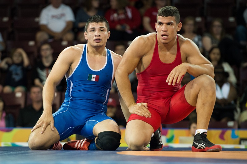Alfonso Leyva (izquierda) durante los Panamericanos de Toronto 2015
