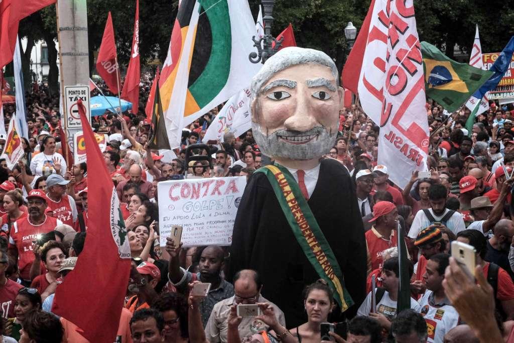 En Río de Janeiro también hubo manifestaciones en respaldo a Dilma Rousseff y Lula da Silva.