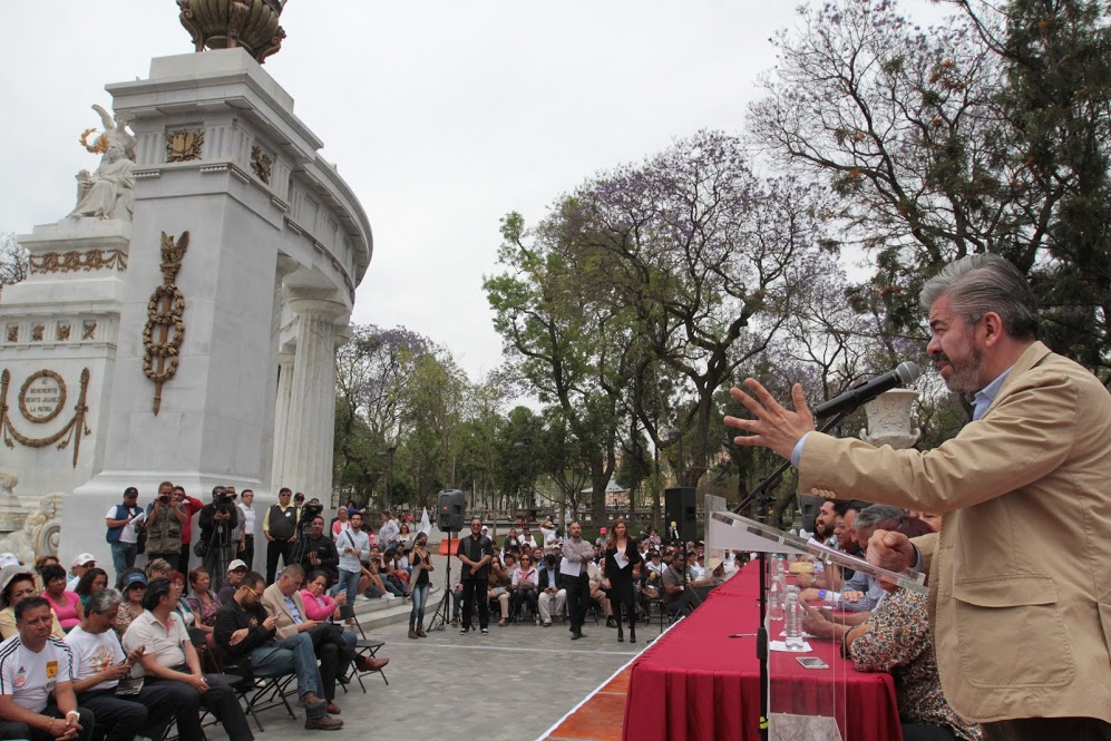El presidente del PRD en la Ciudad de México,  Raúl Flores.