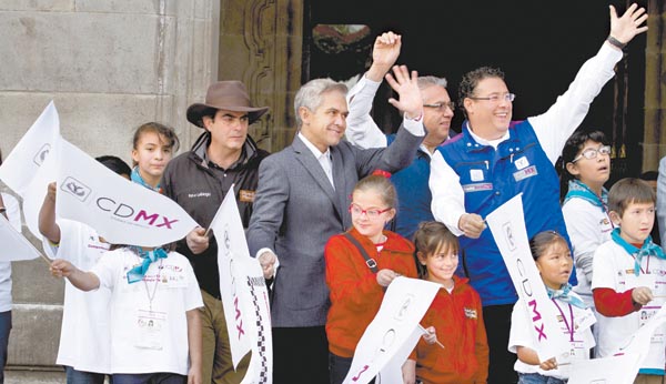 Miguel Ángel Mancera reprochó hace una semana al gobierno federal la falta de recursos para obras en las líneas A y 4.