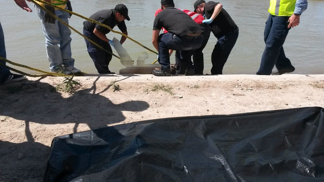 La madrugada del jueves, Ramírez Cardoza se aventó a las aguas del canal Sacramento.