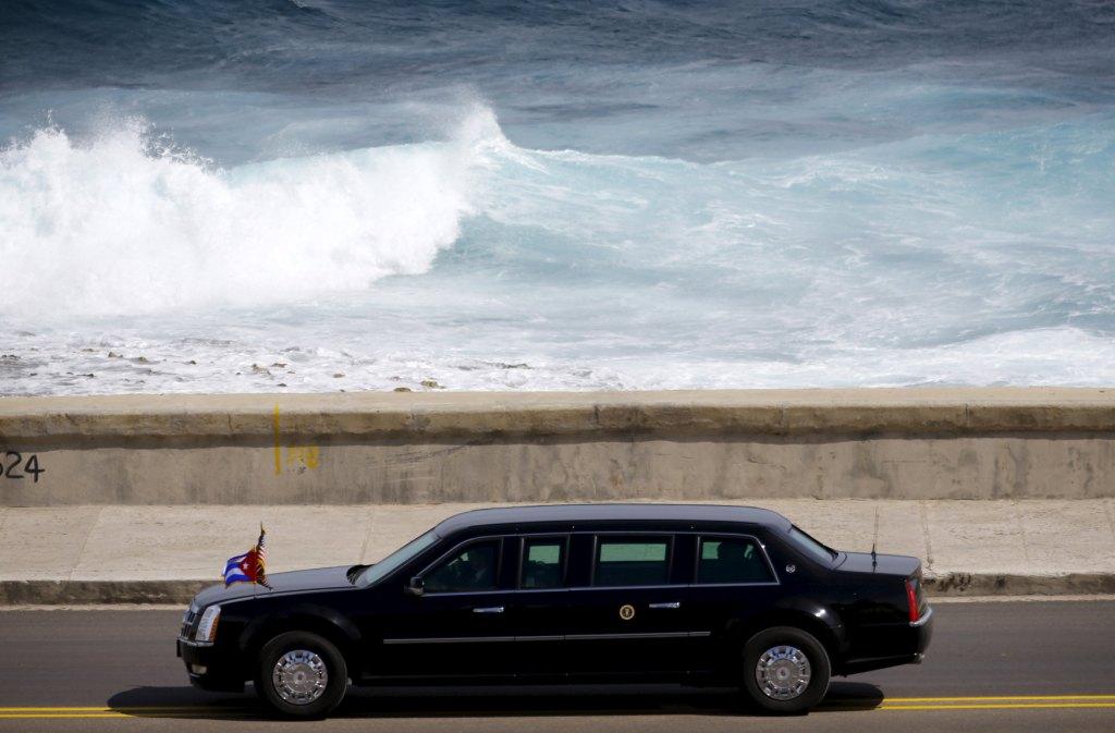 El presidente Barack Obama se dirige a la Embajada de Estados Unidos en Cuba. 