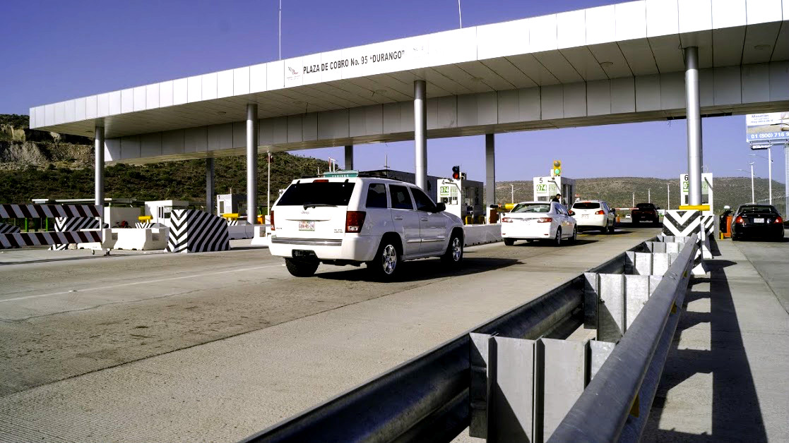 El presidente de la Canaco Durango, Jaime Mijares Salum, denunció las malas condiciones de la Súpercarretera Durango-Mazatlán