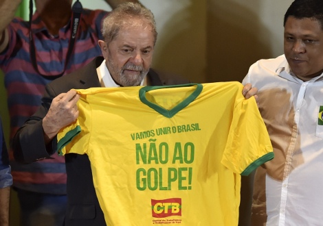 Lula es acusado de los delitos de lavado de dinero y falsificación de documentos.