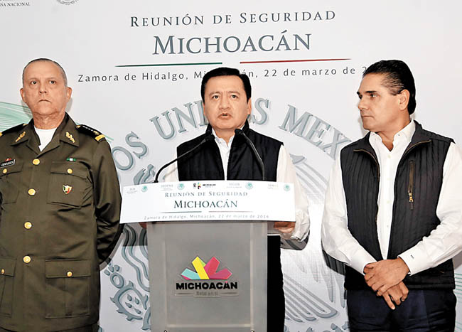Salvador Cienfuegos, Miguel Ángel Osorio y Silvano Aureoles. 