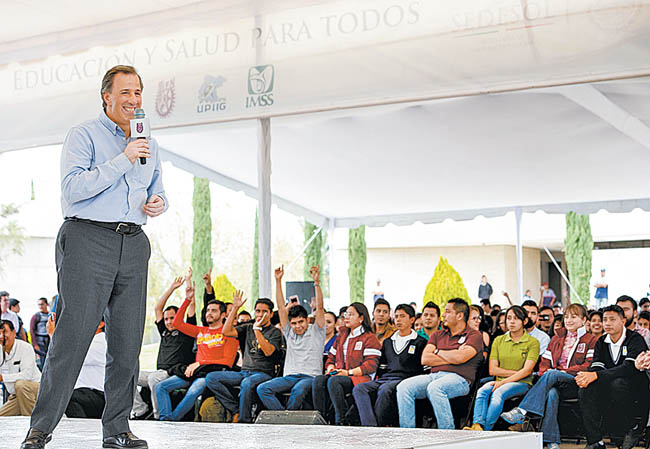El secretario de Desarrollo Social realizó una gira por Oaxaca.