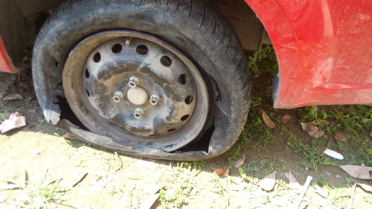 Dos de los tres desaparecidos iban a bordo de un vehículo Aveo rojo cuando fueron perseguidos por policías de la patrulla 084, quienes presuntamente d