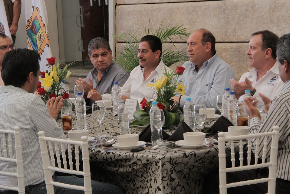 La Cámara Nacional de Comercio Torreón realizó la Octava Comida de la Amistad Canaco Servitur. 