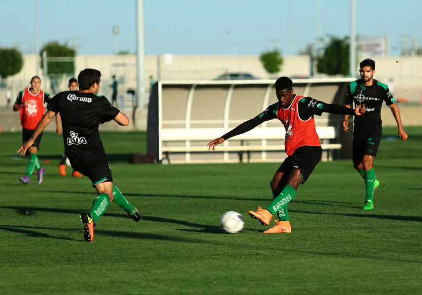 Djaniny Tavares entrenó junto a sus compañeros, recuperándose de forma satisfactoria.
