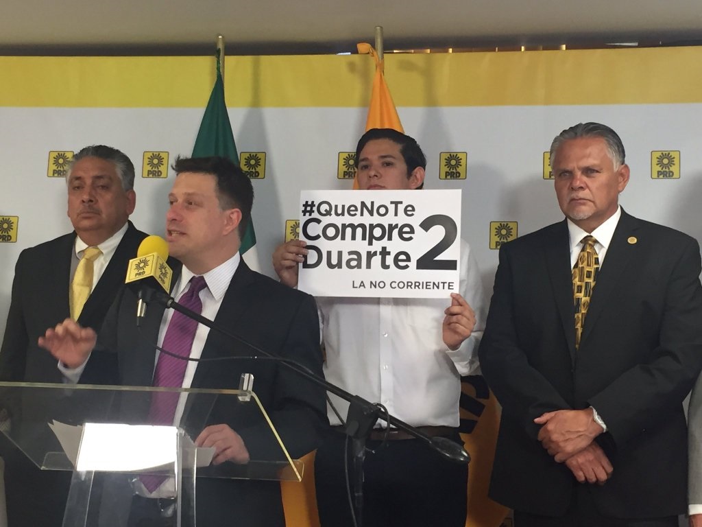 Conferencia de prensa en la que un grupo de perredistas explicó su apoyo a Javier Corral, del PAN, en Chuhuahua. 