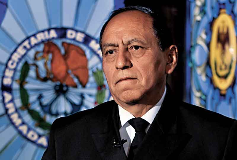 El vicealmirante Arellano Ruiz durante la entrevista con MILENIO.