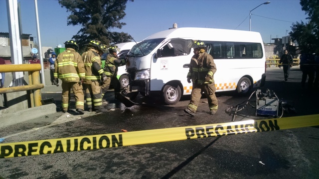 La combi se estrelló antes de entrar al paradero de Pantitlán.