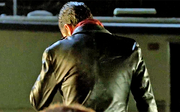 Jeffrey Dean Morgan interpreta a Negan. 