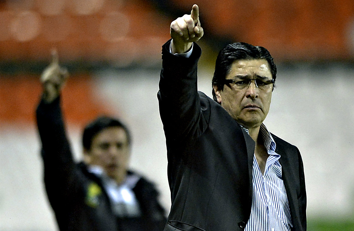 Luis Fernando Tena, técnico del León 