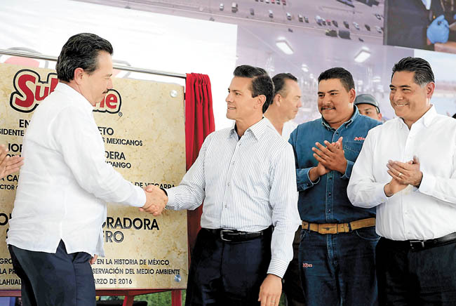 El Presidente encabezó la inauguración del Agroparque Integradora SuKarne Lucero, en Durango. 