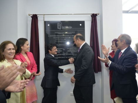 El secretario de la Función Pública, Virgilio Andrade Martínez y el gobernador de Chihuahua, César Darte en la inauguración del nuevo edificio del Ich
