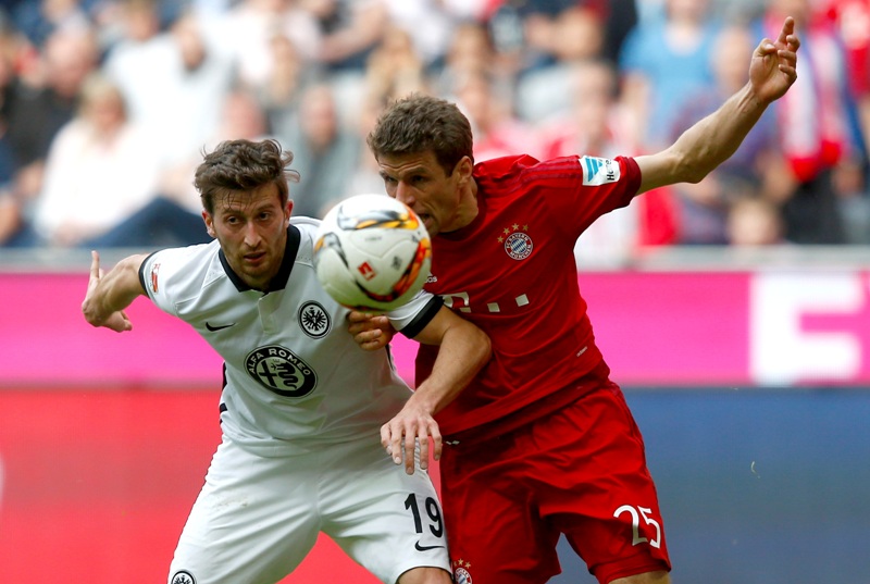 Acción del partido entre el Frankfurt y el Bayern Múnich