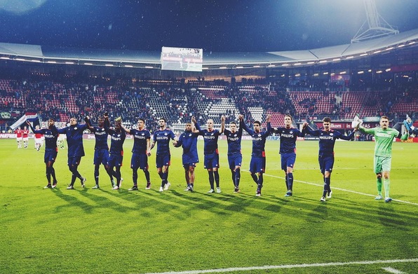 PSV derrotó 4-2 al AZ Alkmaar
