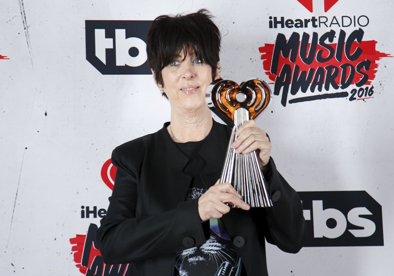 La autora Diane Warren se llevó el premio en la categoría Mejor Canción para una Película por "Til It Happens To You"  de la cinta 'The Hunting Ground
