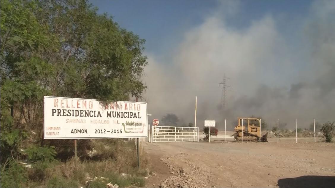 Incendio de desecho sanitario en Sabinas Hidalgo. 