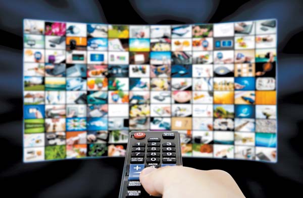 El uso intensivo que estos servicios generan de las redes de internet abre el debate sobre su posible regulación.