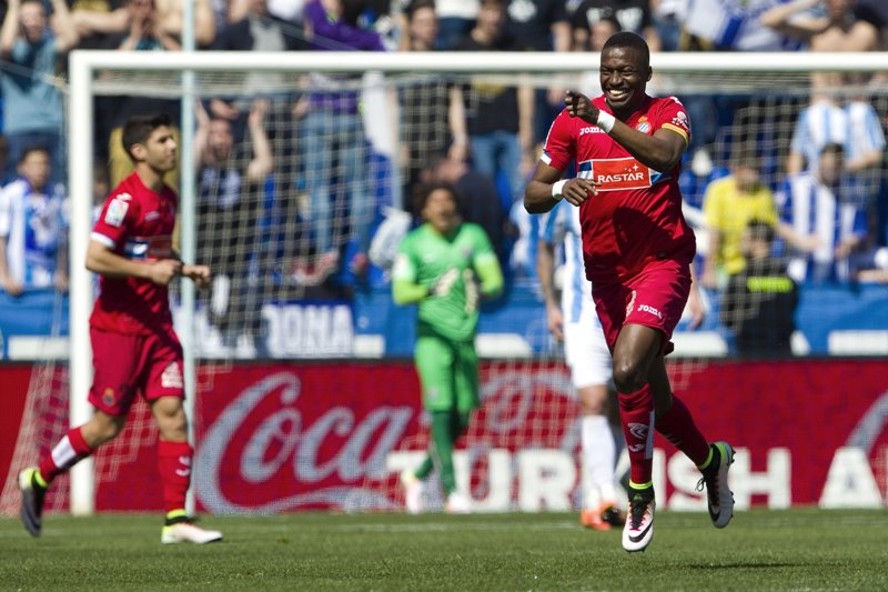  Pape Diop adelanto al Espanyol con un buen remate sobre el arco de Ochoa 