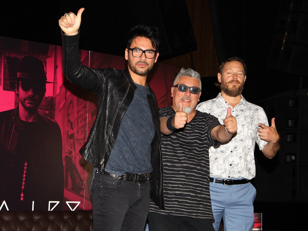 El grupo ofreció una conferencia de prensa. 