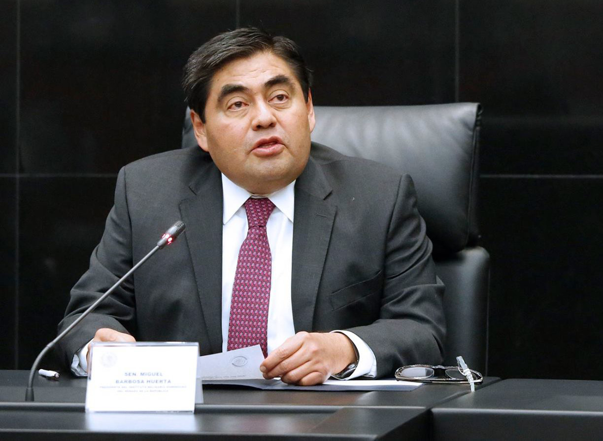 Miguel Barbosa, coordinador de la bancada del PRD en el Senado de la República.