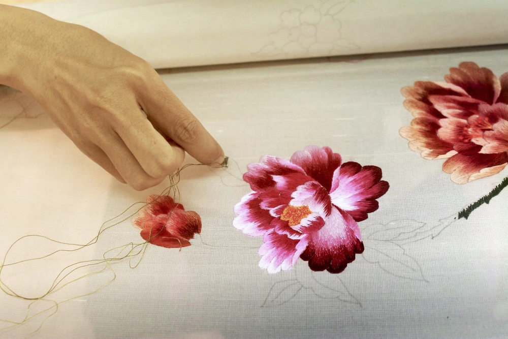 Diseñadores y artesanos se unieron en un esfuerzo por hacer la producción de moda más ética en su país 