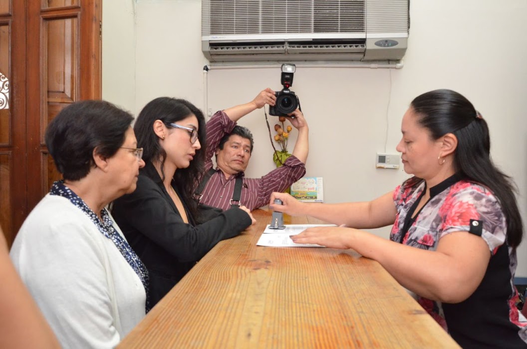 Integrantes de Cadhac presentaron una carta donde exigen a las autoridades se descentralice la CEEAV. 